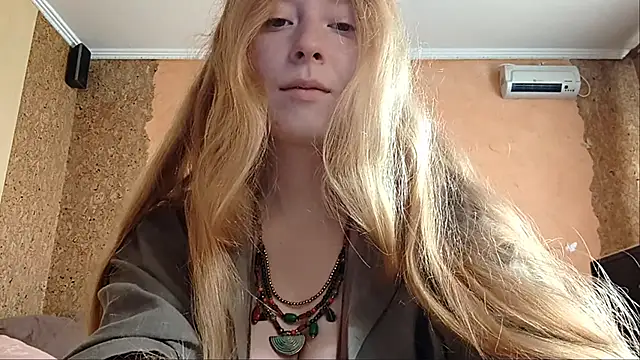 Snapshot of KateVibe_01 chatting on 06/28/26, 12:05 KateVibe 01 online show from 06/28/26, 12:05