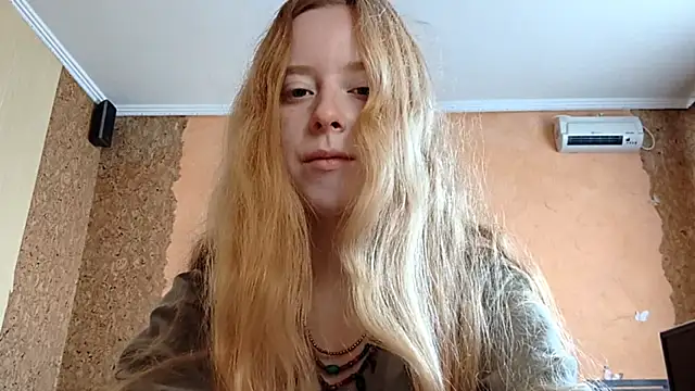 Snapshot of KateVibe_01 chatting on 07/13/26, 12:35 KateVibe 01 online show from 07/13/26, 12:35
