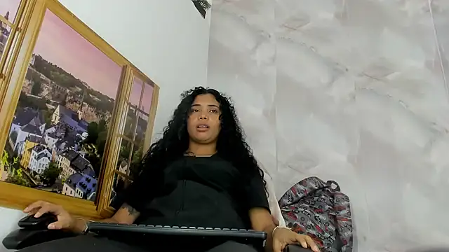 Snapshot of EllyBloom chatting on 06/22/26, 01:08 EllyBloom online show from 06/22/26, 01:08