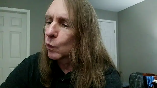 Snapshot of Magnus_Luv chatting on 07/12/26, 10:56 Magnus Luv online show from 07/12/26, 10:56