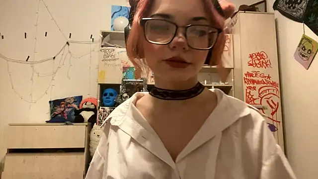 Snapshot of RedHeadCat chatting on 04/23/26, 05:15 RedHeadCat online show from 04/23/26, 05:15