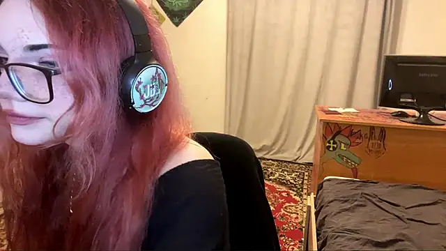 Snapshot of RedHeadCat chatting on 05/01/26, 09:30 RedHeadCat online show from 05/01/26, 09:30