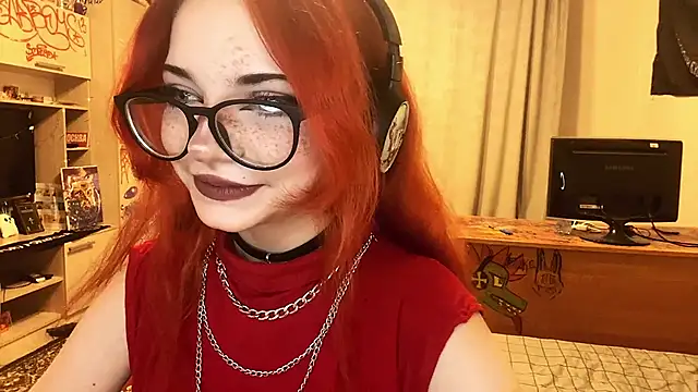 Snapshot of RedHeadCat chatting on 05/13/26, 10:17 RedHeadCat online show from 05/13/26, 10:17