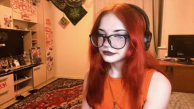 Snapshot of RedHeadCat chatting on 05/14/26, 10:27 RedHeadCat online show from 05/14/26, 10:27