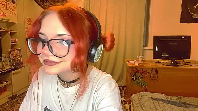 Snapshot of RedHeadCat chatting on 05/16/26, 10:41 RedHeadCat online show from 05/16/26, 10:41