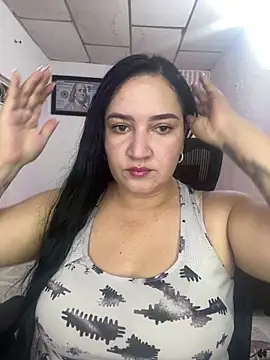 Snapshot of Fresita-12 chatting on 05/02/26, 10:04 Fresita-12 online show from 05/02/26, 10:04
