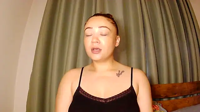 Snapshot of Theone_T chatting on 05/19/26, 06:31 Theone T online show from 05/19/26, 06:31