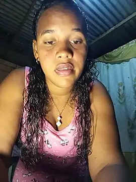 Snapshot of michelle_castillo chatting on 04/19/26, 03:06 michelle castillo online show from 04/19/26, 03:06
