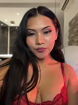 EliseBelmort online show from 04/11/26, 04:06