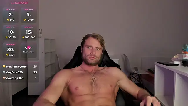 Snapshot of Paul_Rolex chatting on 02/17/26, 06:36 Paul Rolex online show from 02/17/26, 06:36