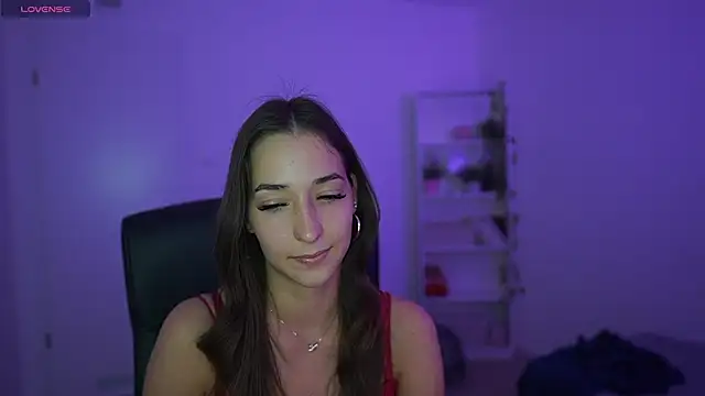 Crystalbrunette18 online show from 04/28/26, 06:02