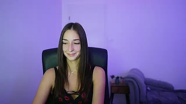 Crystalbrunette18 online show from 06/21/26, 06:10