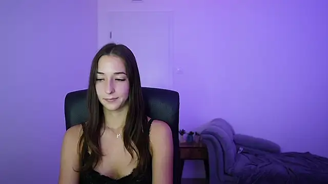 Crystalbrunette18 online show from 06/28/26, 05:30