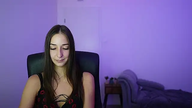 Crystalbrunette18 online show from 07/03/26, 06:36