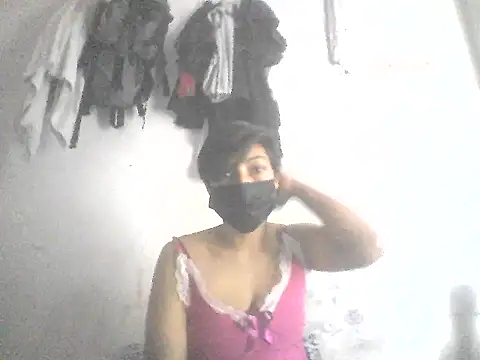 hotty-krtika online show from 04/15/26, 09:27