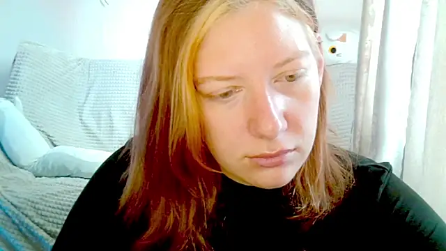 Snapshot of earn_my_lily chatting on 04/26/26, 07:39 earn my lily online show from 04/26/26, 07:39