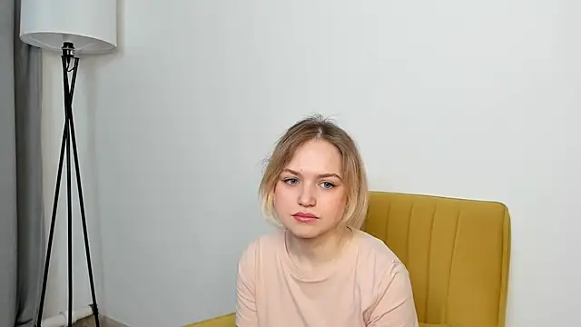 RoxieKaus online show from 04/06/26, 07:31