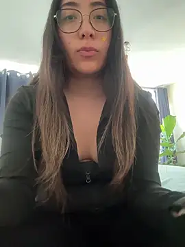 Snapshot of vampiralatina chatting on 05/20/26, 05:41 vampiralatina online show from 05/20/26, 05:41