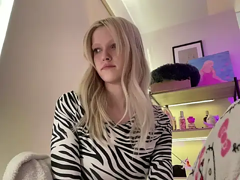 StellinaLuna online show from 04/14/26, 04:02