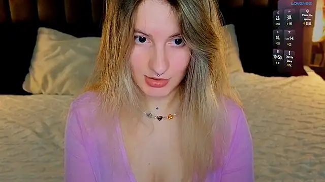 Snapshot of Daryana_Gray chatting on 05/12/26, 06:21 Daryana Gray online show from 05/12/26, 06:21