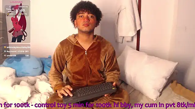Snapshot of felipecams chatting on 07/14/26, 10:21 felipecams online show from 07/14/26, 10:21
