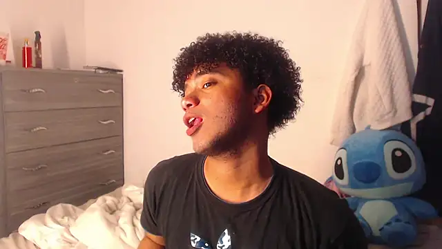 Snapshot of felipecams chatting on 07/15/26, 11:32 felipecams online show from 07/15/26, 11:32