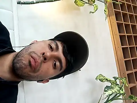 RodrigoColby2 online show from 04/10/26, 07:18