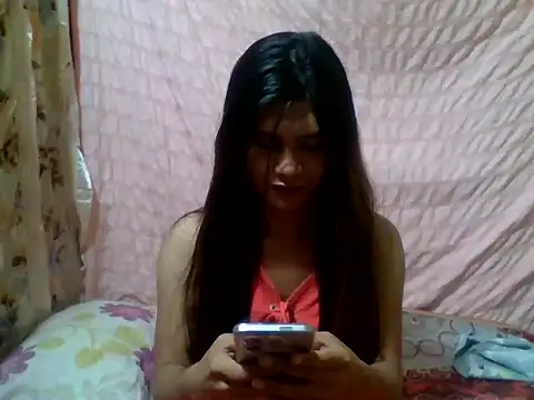 Snapshot of luna_veille chatting on 05/23/26, 01:04 luna veille online show from 05/23/26, 01:04