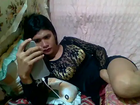 Snapshot of luna_veille chatting on 05/28/26, 12:57 luna veille online show from 05/28/26, 12:57