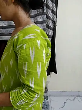 Snapshot of Monika_kumari6 chatting on 05/20/26, 05:30 Monika kumari6 online show from 05/20/26, 05:30