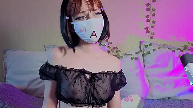 Snapshot of LunaNyanmi chatting on 06/16/26, 01:36 LunaNyanmi online show from 06/16/26, 01:36
