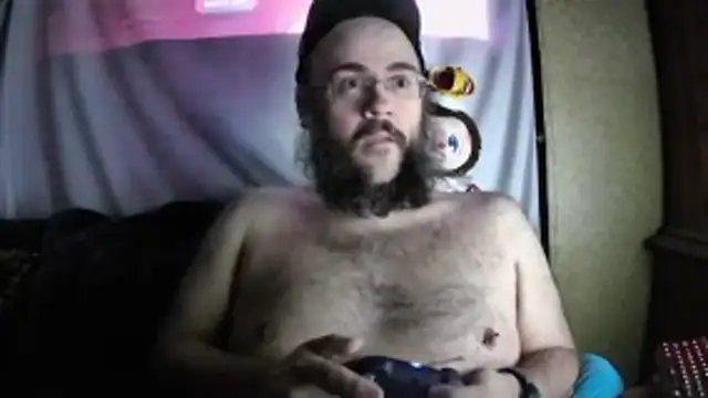 Snapshot of BriTheTopBear chatting on 04/07/26, 04:02 BriTheTopBear online show from 04/07/26, 04:02