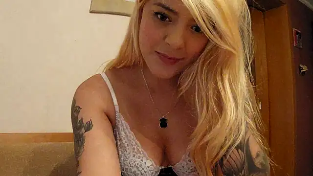 SilvyDiamond online show from 05/11/26, 04:04