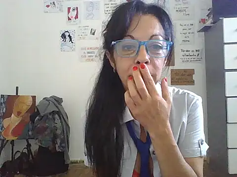 Snapshot of luly_mariposa chatting on 04/25/26, 01:41 luly mariposa online show from 04/25/26, 01:41