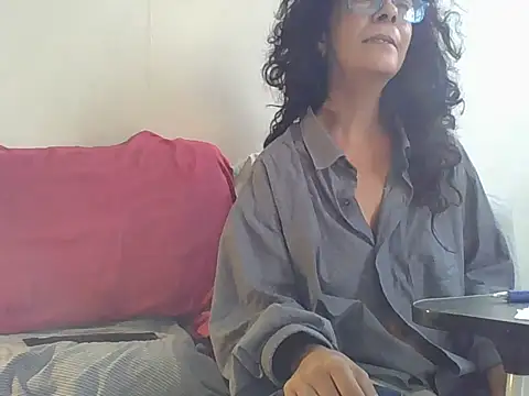Snapshot of luly_mariposa chatting on 05/02/26, 12:43 luly mariposa online show from 05/02/26, 12:43