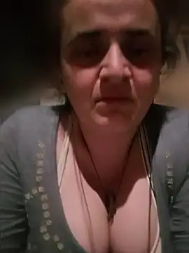 Snapshot of AnabelBexley chatting on 04/14/26, 06:25 AnabelBexley online show from 04/14/26, 06:25