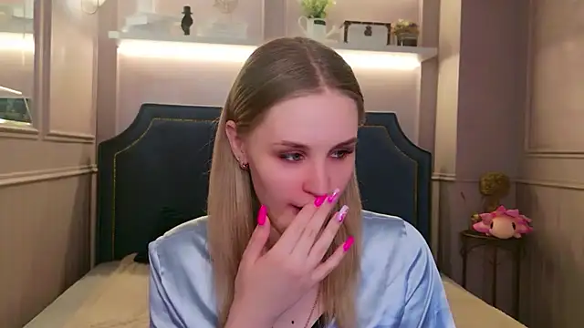 Molly Voses online show from 06/30/26, 08:54