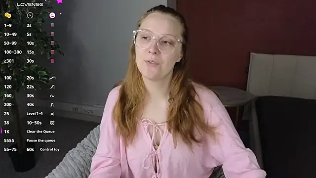 Snapshot of JessieWayy chatting on 05/15/26, 01:12 JessieWayy online show from 05/15/26, 01:12