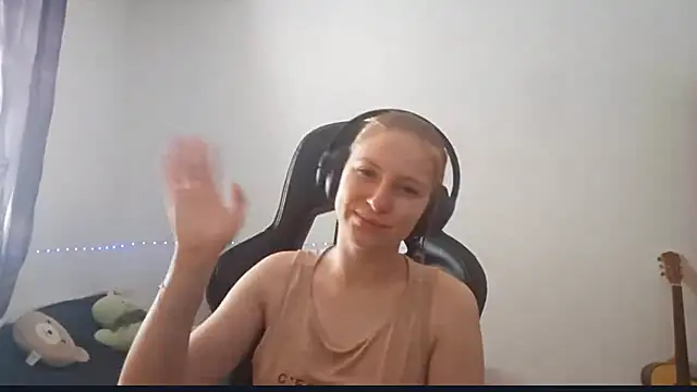 Snapshot of WesleyFrohling chatting on 04/11/26, 09:02 WesleyFrohling online show from 04/11/26, 09:02