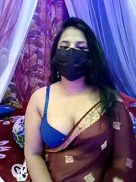 Snapshot of Hot_Alicee chatting on 04/27/26, 05:55 Hot Alicee online show from 04/27/26, 05:55