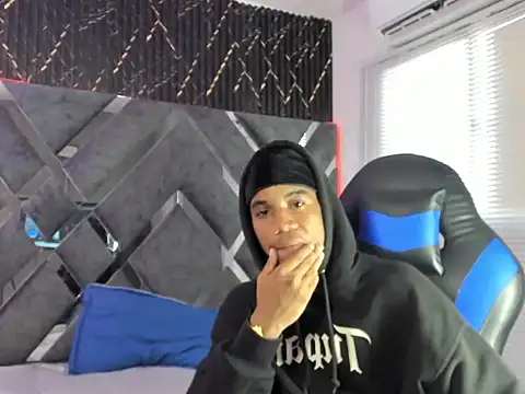 axel silva4 online show from 05/17/26, 07:32
