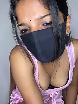 Snapshot of simran-cam chatting on 04/18/26, 08:09 simran-cam online show from 04/18/26, 08:09
