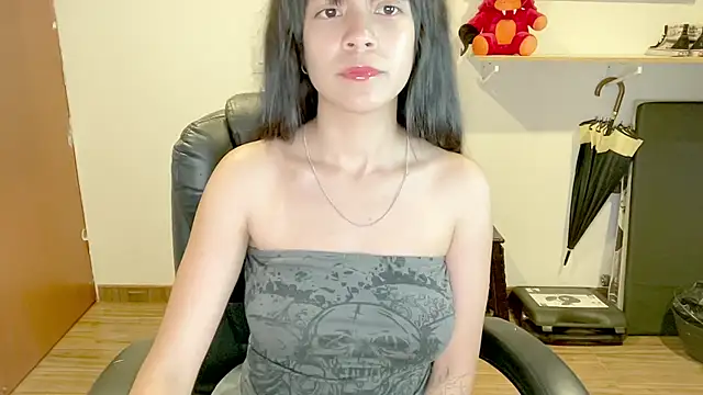 Snapshot of _Oxxme chatting on 06/22/26, 03:25 Oxxme online show from 06/22/26, 03:25