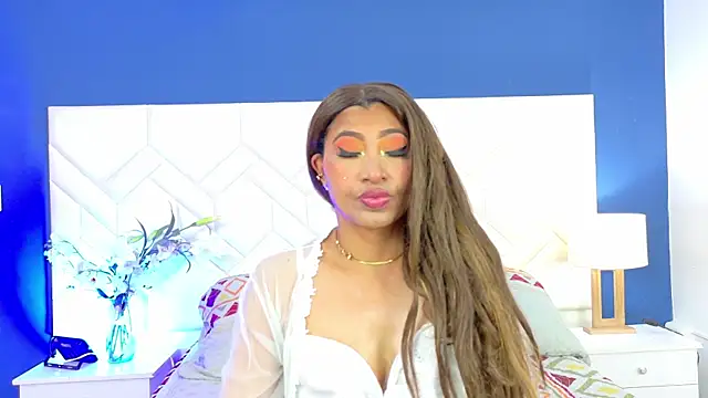 Kiara Parker  online show from 07/06/26, 08:22