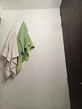 Solange 686 online show from 04/21/26, 11:29