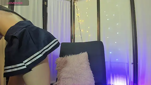 JadeMills2 online show from 04/12/26, 07:52