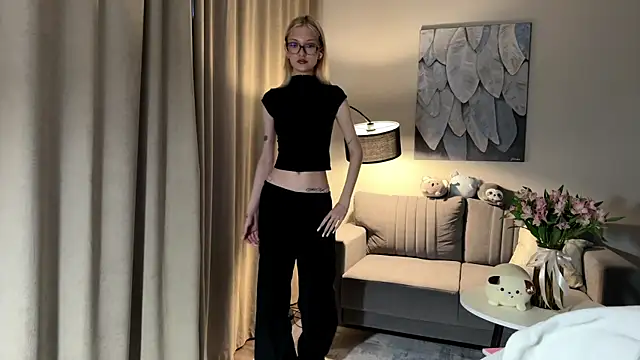 EvelineMolima online show from 05/11/26, 06:16