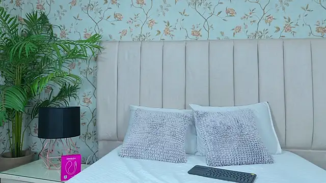 VegaSara online show from 05/09/26, 06:13
