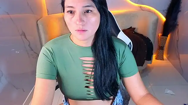 Snapshot of Alisson_tx_ chatting on 05/16/26, 10:41 Alisson tx online show from 05/16/26, 10:41