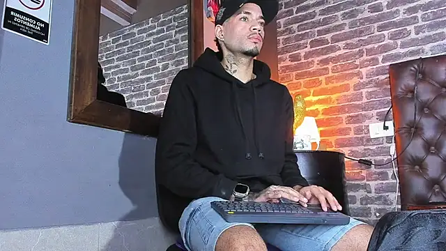 Daniel huge22 online show from 06/25/26, 01:48
